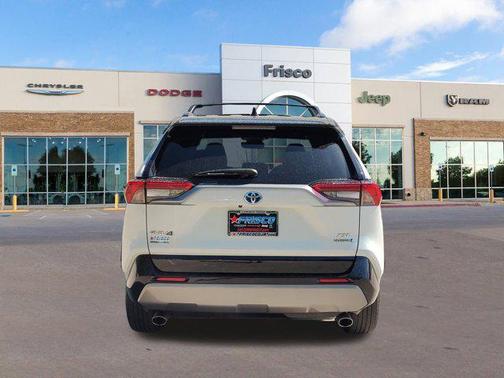 2022 Toyota RAV4 Hybrid SE