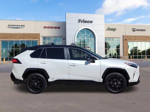 2022 Toyota RAV4 Hybrid SE