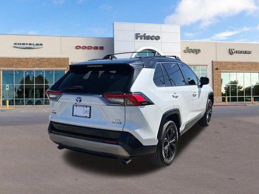 2022 Toyota RAV4 Hybrid SE