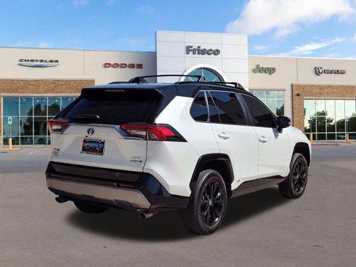 2022 Toyota RAV4 Hybrid SE