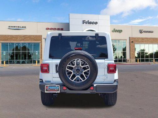 2025 Jeep Wrangler 4-Door Sahara 4x4