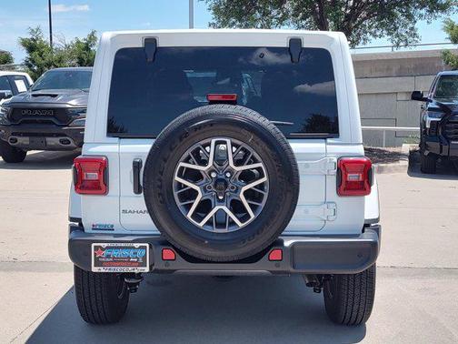 2025 Jeep Wrangler 4-Door Sahara 4x4