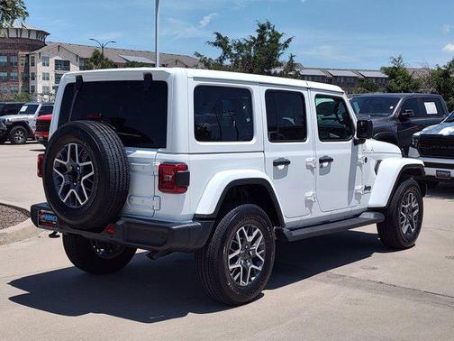 2025 Jeep Wrangler 4-Door Sahara 4x4