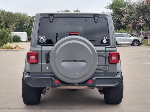 Sting-Gray Clearcoat 2019 Jeep Wrangler Unlimited Sahara