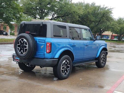 2024 Ford Bronco Outer Banks