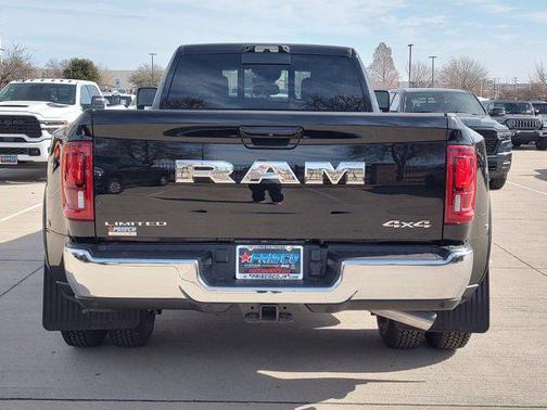 2026 RAM 3500 Limited Crew Cab 4x4 8' Box