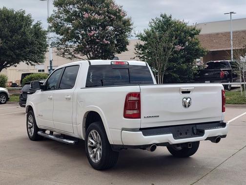 Ivory White Tri-Coat Pearlcoat 2019 RAM 1500 Laramie