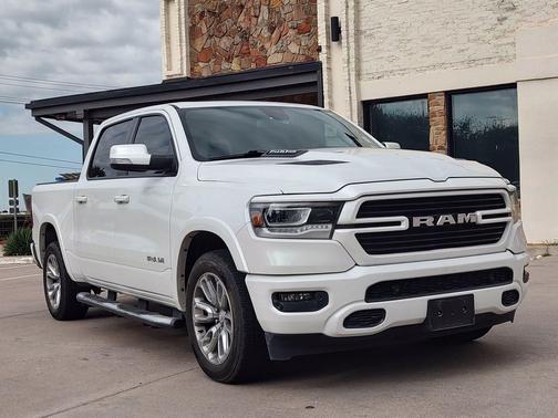 Ivory White Tri-Coat Pearlcoat 2019 RAM 1500 Laramie