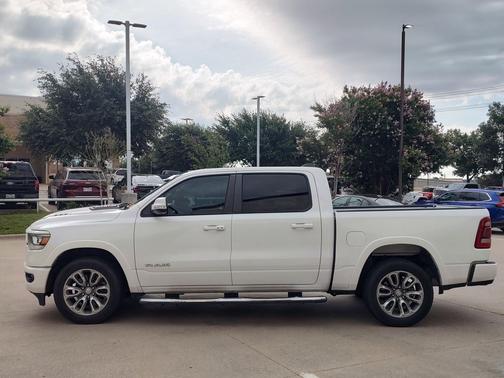 Ivory White Tri-Coat Pearlcoat 2019 RAM 1500 Laramie