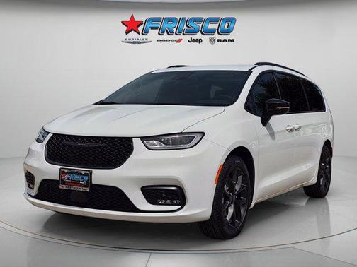 Bright White Clearcoat 2026 Chrysler Pacifica L