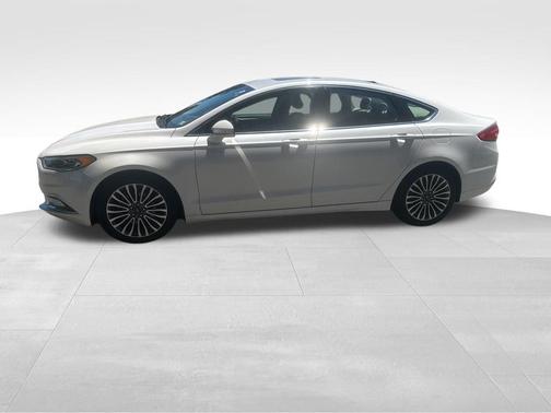 White 2017 Ford Fusion SE
