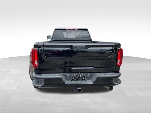 2023 GMC Sierra 3500 Denali