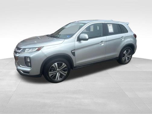 Black 2025 Mitsubishi Outlander Sport 2.0 SE