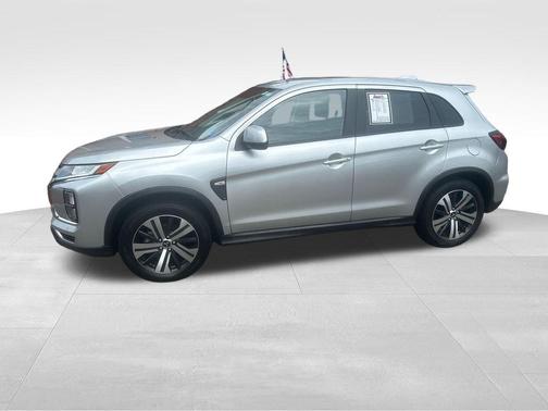 Black 2025 Mitsubishi Outlander Sport 2.0 SE