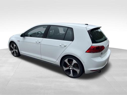 2016 Volkswagen Golf GTI S