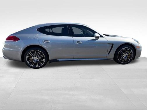 2015 Porsche Panamera Turbo