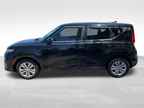 Black 2022 Kia Soul LX