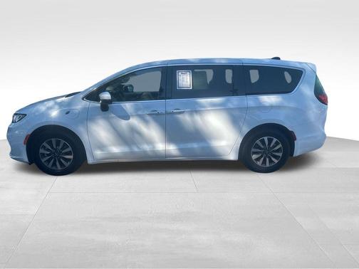 White 2023 Chrysler Pacifica Hybrid Touring L