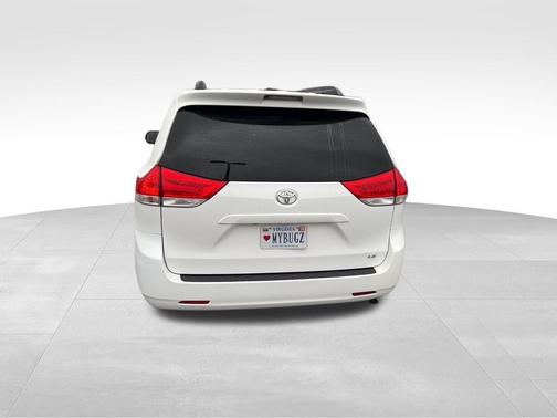 2014 Toyota Sienna LE