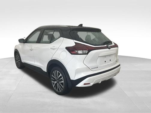 2022 Nissan Kicks SV