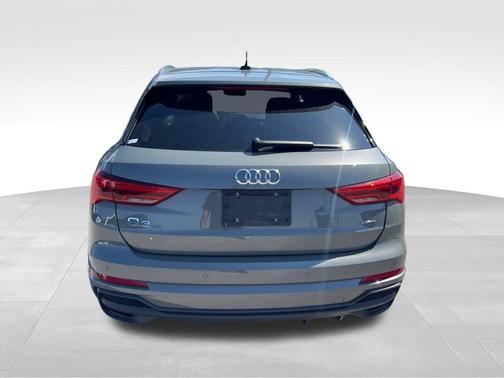 2024 Audi Q3 45 S line Premium