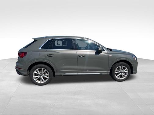 2024 Audi Q3 45 S line Premium