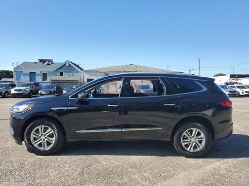 Photo 2 of 11 of 2019 Buick Enclave Preferred