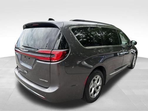 Gray 2023 Chrysler Pacifica Limited