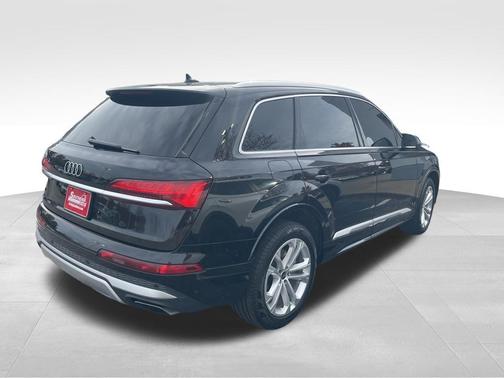 2025 Audi Q7 55 Premium Plus