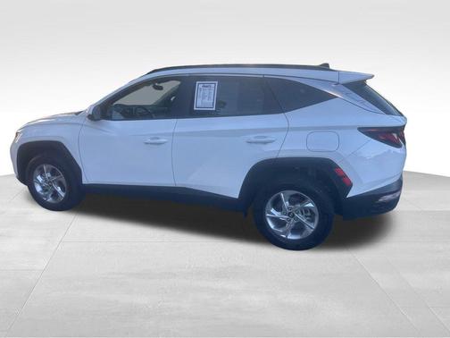 White 2024 Hyundai TUCSON SEL