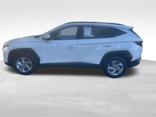 White 2024 Hyundai TUCSON SEL