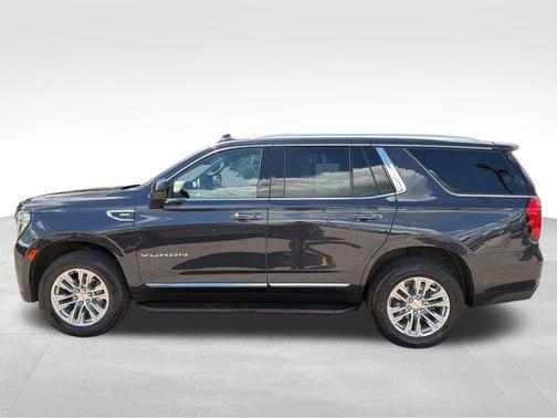 Green 2024 GMC Yukon SLT