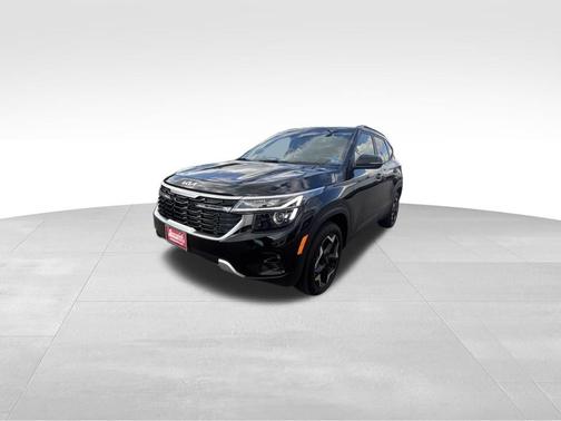 Black 2025 Kia Seltos S