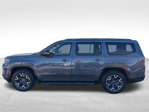 Gray 2023 Jeep Wagoneer Series III