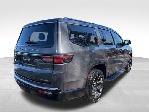 Gray 2023 Jeep Wagoneer Series III