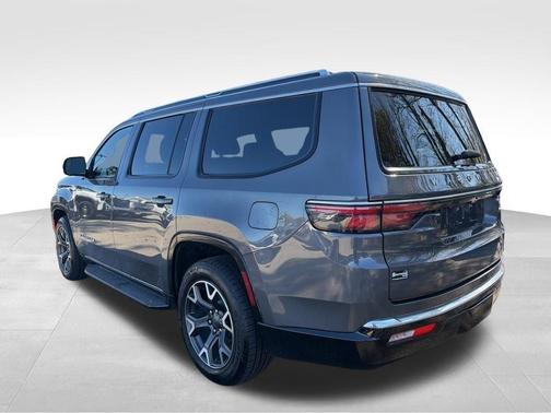 Gray 2023 Jeep Wagoneer Series III