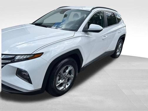 White 2024 Hyundai TUCSON SEL