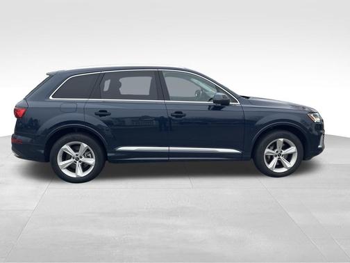 2024 Audi Q7 45 Premium Plus
