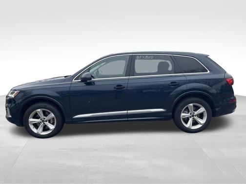 2024 Audi Q7 45 Premium Plus