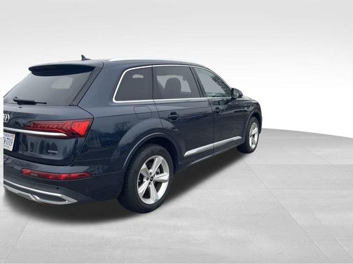 2024 Audi Q7 45 Premium Plus