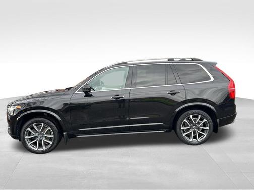 2018 Volvo XC90 T6 Momentum