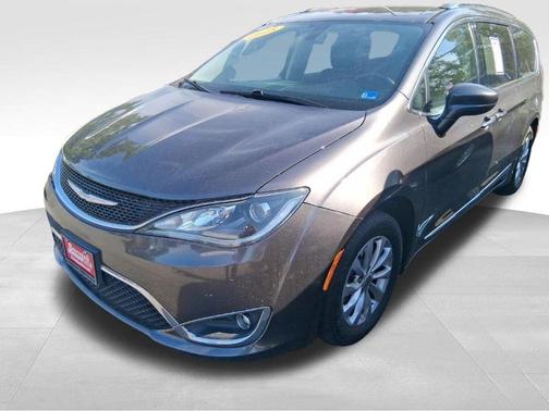 Gray 2018 Chrysler Pacifica Touring-L