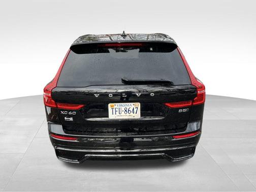 2024 Volvo XC60 B5 Plus Dark Theme