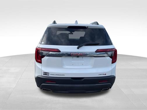 2022 GMC Acadia AT4