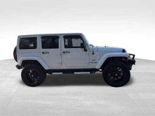 White 2018 Jeep Wrangler JK Unlimited Sahara