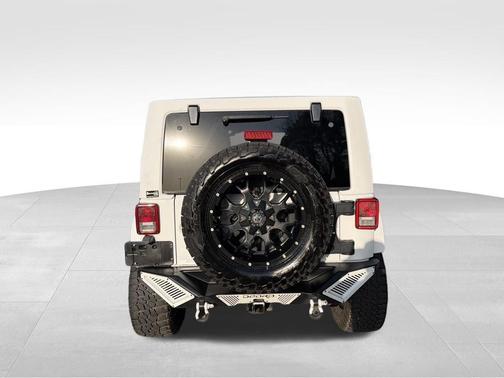 White 2018 Jeep Wrangler JK Unlimited Sahara