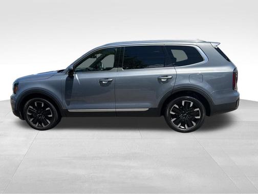 Silver 2023 Kia Telluride SX