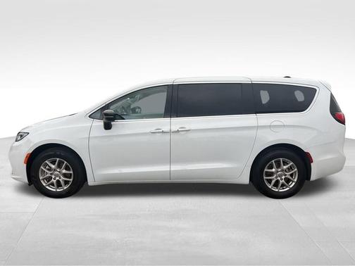 2024 Chrysler Pacifica Touring-L