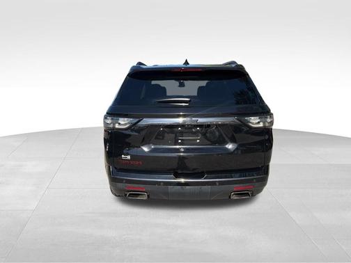 Black 2021 Chevrolet Traverse Premier
