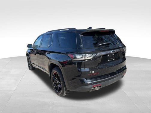 Black 2021 Chevrolet Traverse Premier